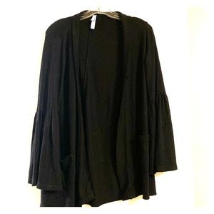 Women’s flared sleeve light cardigan